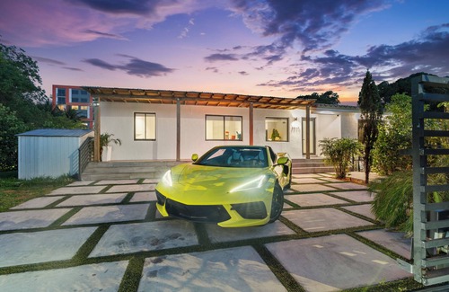 Flagami Villa | Villa LuxeMiami Airport Heat pool spa fire pit