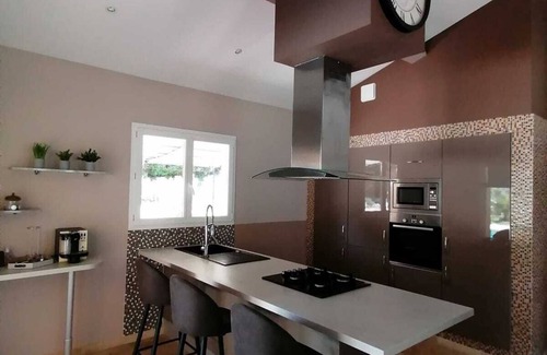 Draguignan House | Villa Luxueuse au Calme D'une Pinède
