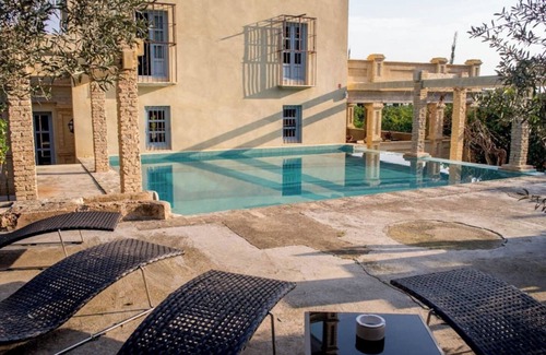 Alzira Villa | Villa "Luz Casa Valenciana Siglo XIX" with Mountain View, Pool & Wi-Fi