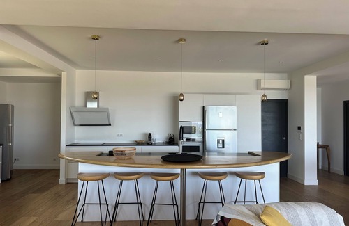 Pianotolli-Caldarello House | Villa Marcelle suspended pool with sea view