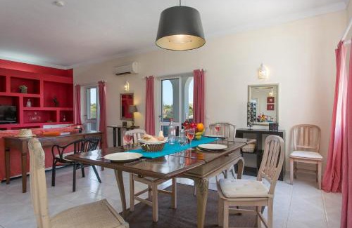Lagoa e Carvoeiro Villa | Villa Machado by Villa Plus