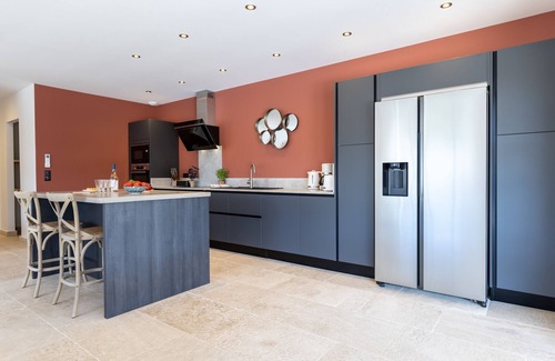 Caseneuve Villa | Villa Maira - live in the heart of authentic Provence in a charming house