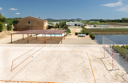 Palafolls Villa | Villa 'Mas Tortós' with Mountain View, Private Garden and Barbecue