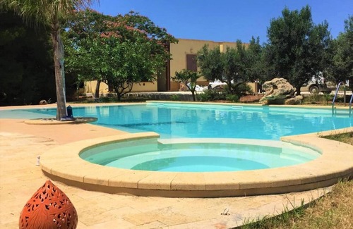 Mazara del Vallo Villa | Villa Matilde, with swimming pool, whirlpool and pine forest, beach at 400m