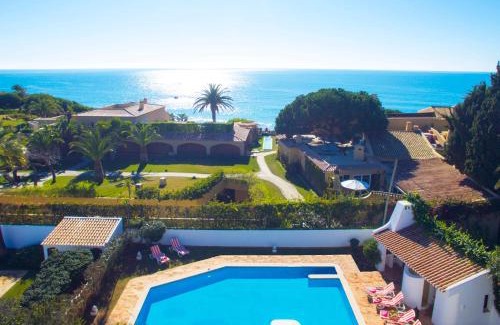Gale Villa | Villa Mauritius by Algarve Vacation