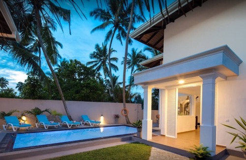 Hikkaduwa Villa | Villa Mer Vue - Beachfront - Complementary Breakfast