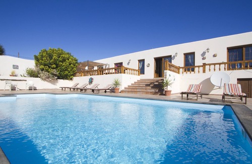 Nazaret Villa | Villa Mercedes Rural Vacation Rental home In the beautiful village of Nazaret