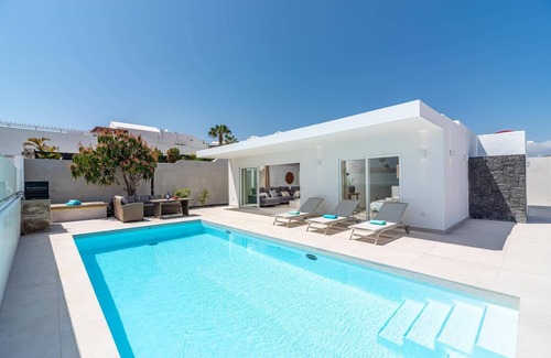 Los Pocillos Villa | Villa Mia by Villa Plus