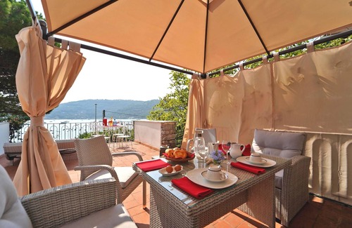 Portovenere Villa | Villa Miranda 5Bd Waterfront WiFi BBQ 10 mt from the Shore, Ferry to 5 Terre