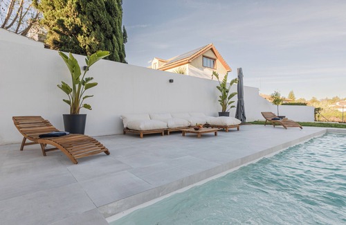 Gelves Villa | Villa Moderna con Encanto a 15 Minutos de Sevilla
