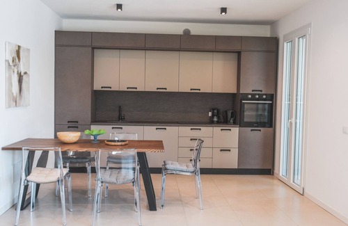 Pacengo Villa | Villa 'My Lagozise' with Private Pool, Wi-Fi and Air Conditioning