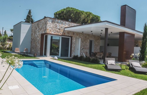 Pacengo Villa | Villa 'My Lagozise' with Private Pool, Wi-Fi and Air Conditioning