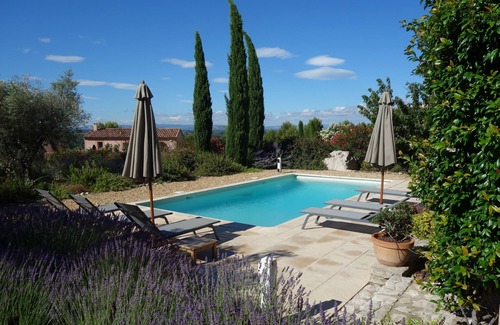 Saumane-de-Vaucluse Villa | Villa near Saumane-de-Vaucluse with private swimming pool and lovely garden