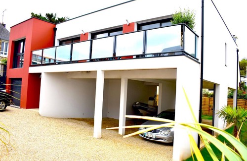 Plerin Villa | Villa neuve sur pilotis vue mer à 30m de la plage