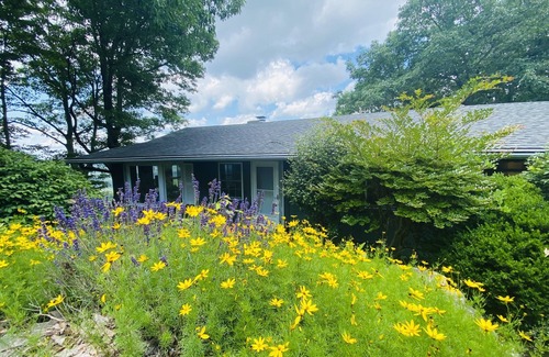 Hendersonville House | Villa Nirvana Stunning Mtn View! Posh, Serene, Secluded! Wrap Around Porch!