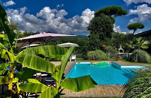 Forte dei Marmi Villa | Villa oasis swimming pool and park