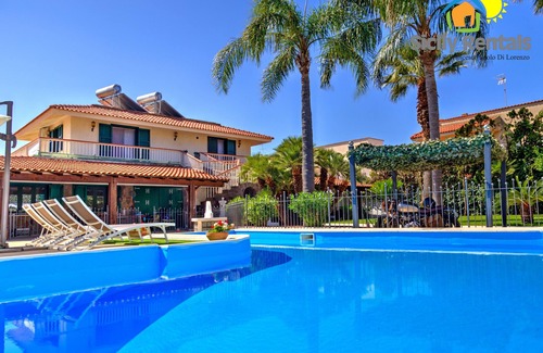 Seccagrande House | Villa of the Freesia