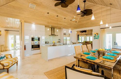 Sugarloaf Key House | Villa of the Setting Sun