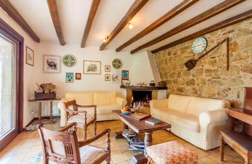 Castel di Lucio Villa | Villa Olmo With Private Pool - Happy Rentals