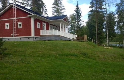 Tiainen Villa | Villa on the beach, own boat and sauna. Quiet in Finland