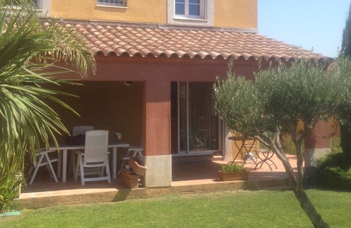 Le Grau-Du-Roi Villa | Villa on wooded grounds have SPA Sundance exterior.