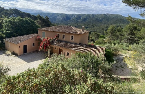 Vauvenargues House | Villa opposite Sainte Victoire 10 minutes from Aix en Provence