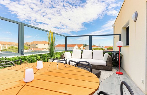 Saint-Hilaire-de-Riez Villa | Villa (penthouse duplex) with indoor pool, private spa and 180° sea view