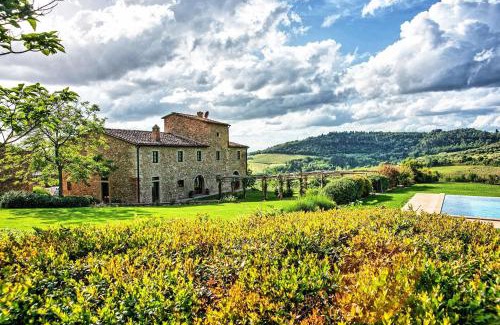 Petrognano Villa | Villa Petrognano by PosarelliVillas