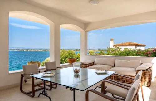 Plemmirio Villa | Villa Plemmiria with Private Access to the Sea by Wonderful Italy