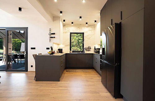 Hodrusa Hamre Villa | Villa pri rybniku STROHM