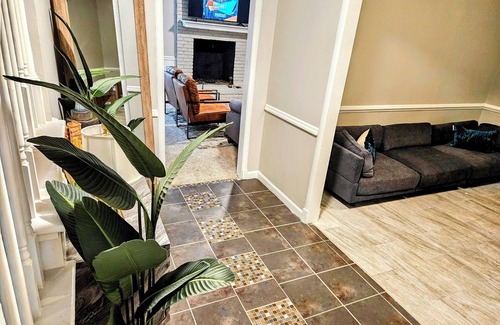 Whitehaven House | ¡ ¤ Villa Què Francia ¤ ¡ 6mins from Airport 4miles from Graceland