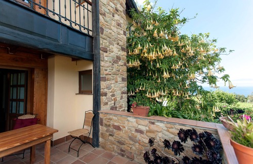 Lloreda Villa | Villa 'Quintes' with Sea View, Private Terrace and Wi-Fi