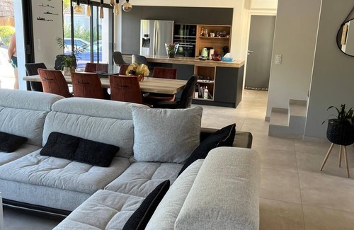 Provence Villa | Villa Récente 6/8 Pers Avec Piscine Dans un Village Atypique du Luberon
