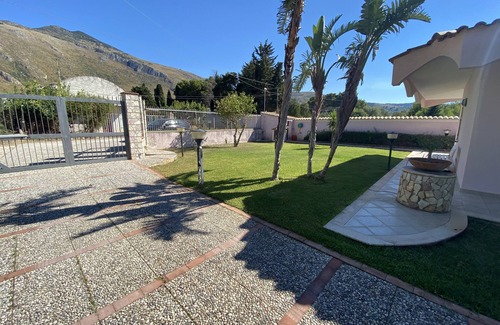 Castellammare del Golfo Villa | Villa Rosada (a delightfully designed contemporary villa) - Last minute July