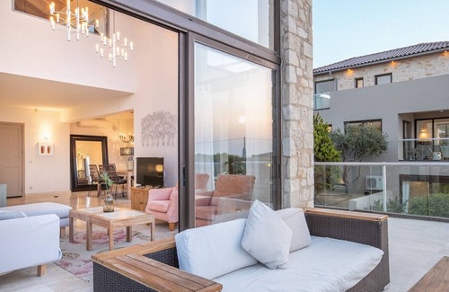 Stavros Villa | Villa Rey - Follow your luxury senses. Seafront