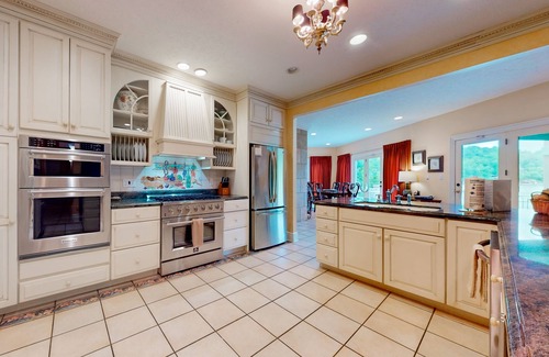 Lake Lure House | Villa Rosa: All-Suite lakefront chateau with private infinity pool & beach
