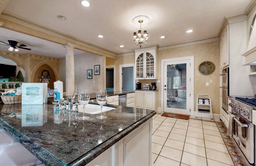 Lake Lure House | Villa Rosa: All-Suite lakefront chateau with private infinity pool & beach