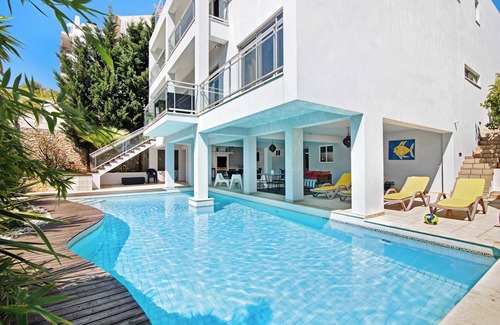Correeira Villa | Villa Rosana with Pool & Wi-Fi