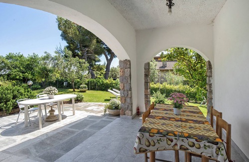 Cisano sul Neva Villa | Villa 'Rosmarino' with Mountain View, Wi-Fi and Air Conditioning
