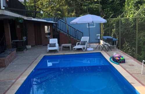 Agua de Dios Villa | Villa Rubens, Casa familiar con piscina privada.