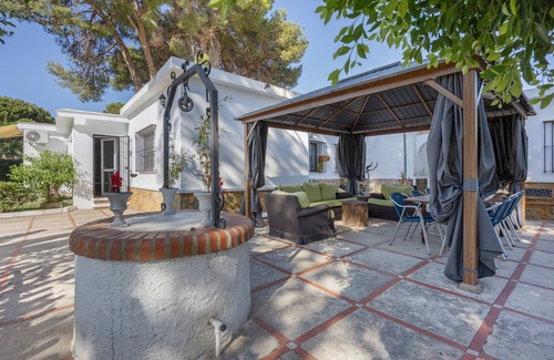 Los Gallos-Cerromolino Villa | Villa 'Sahia Ideal Familias 9 Pax' with Private Pool, Wi-Fi and Air Conditioning