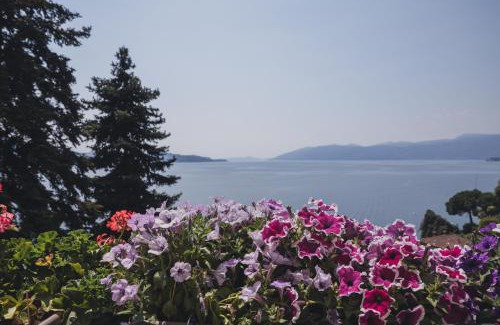 Ghiffa Apartment | Villa Selva Luxury Lakeview Apartment