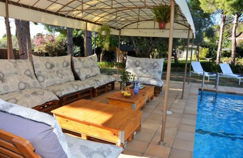 El Vendrell Villa | Villa Sitges El Ranch Amaizing Outdoor Areas Beaches at 5 minutes walk Sitges at 15 min drive AC Pool Jacuzzi & Garden XXL
