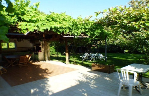 Mornas Villa | Villa sleeps 8, 2 shower rooms, summer kitchen, heated pool, shaded parking.