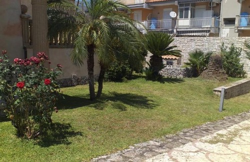Recanati Villa | Villa Sofial Versace Giardini Naxos