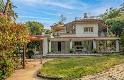 Jawhar Villa | Villa Sora, Palghar by Ebony Stays | Private 2 BHK with Pool & Garden