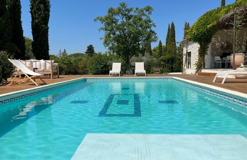 L'Isle-sur-la-Sorgue House | Villa Spacieuse au Calme Avec une Magnifique vue sur le Luberon et les Alpilles