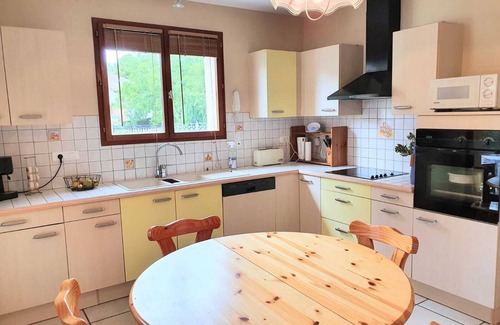 Prompsat Villa | Villa Spacieuse en Auvergne