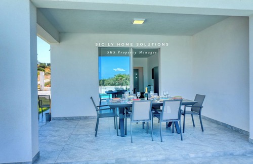 Balestrate Villa | Villa Stella with private pool 500 mt from the sea By Sicily Home Solutions