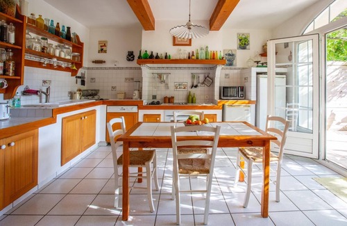 Roquemaure Villa | Villa Sur L'ile by Villa Plus